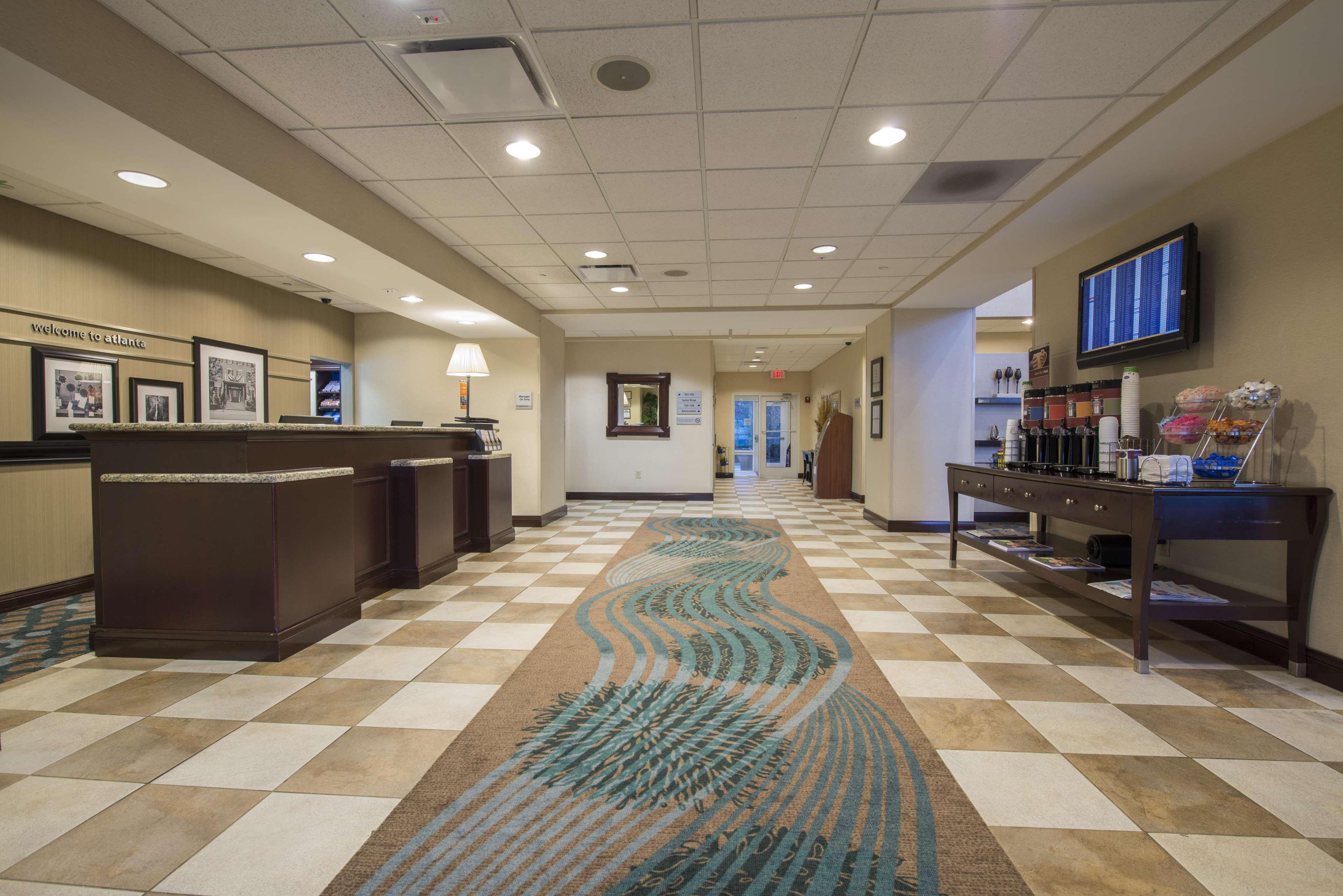 Hampton Inn & Suites Atlanta Airport West Camp Creek Pkwy College Park Exterior photo